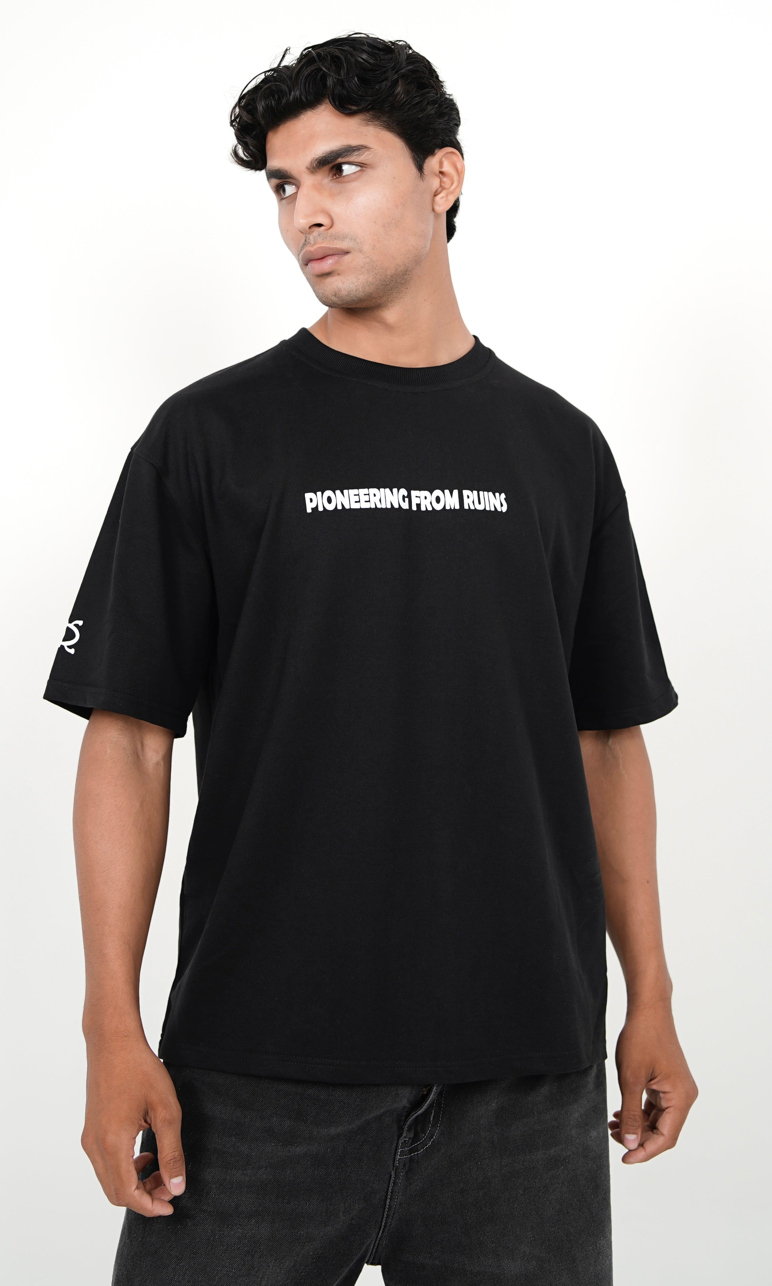 ENVISION T-SHIRT - BLACK