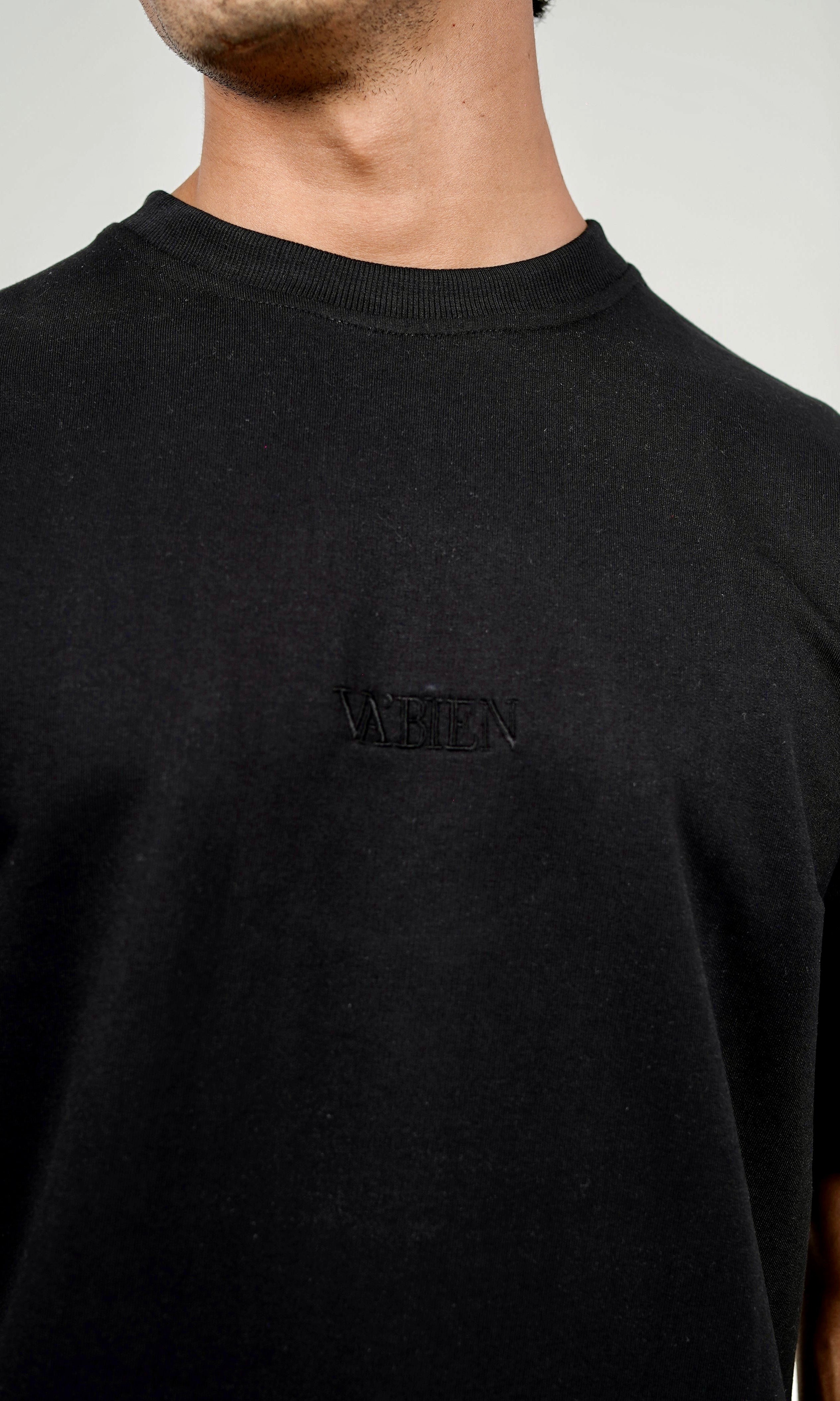 SLIGHTLY OVERSIZED TEE (TYPO) - BLACK