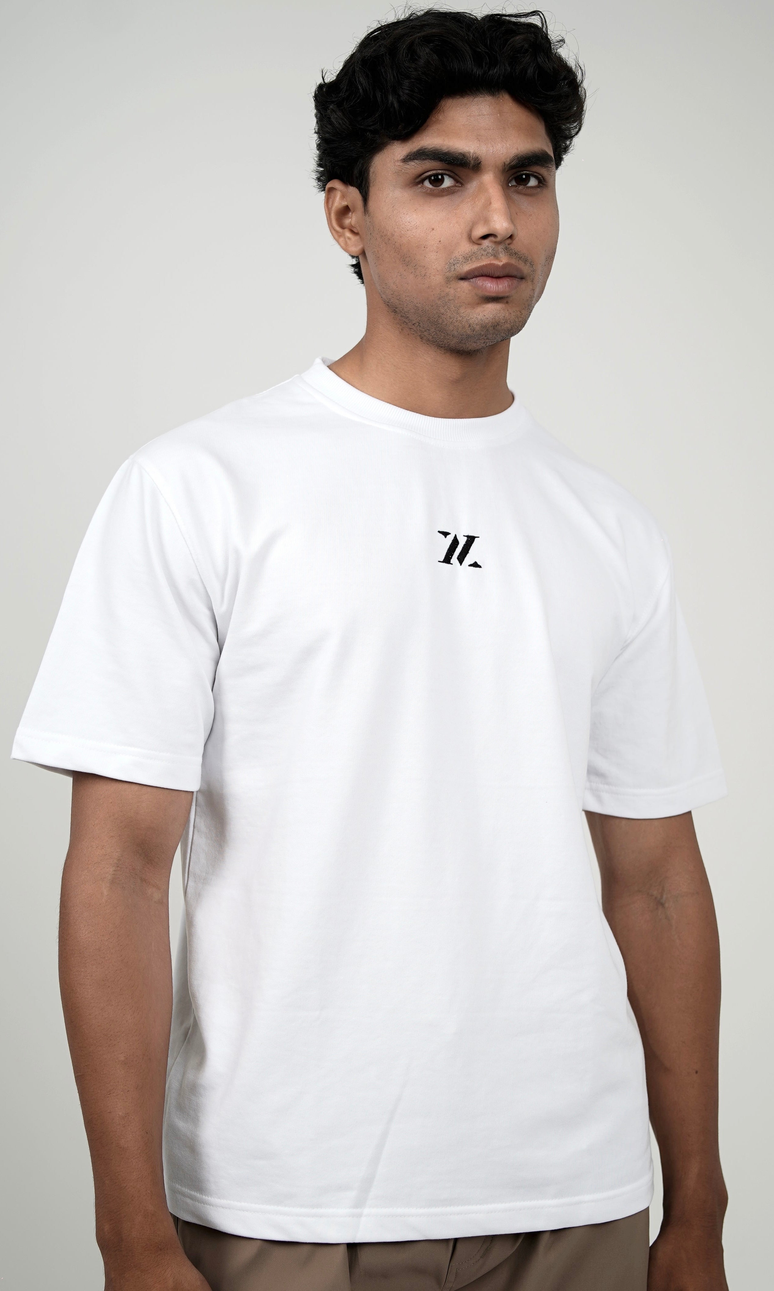 SLIGHTLY OVERSIZED TEE - WHITE
